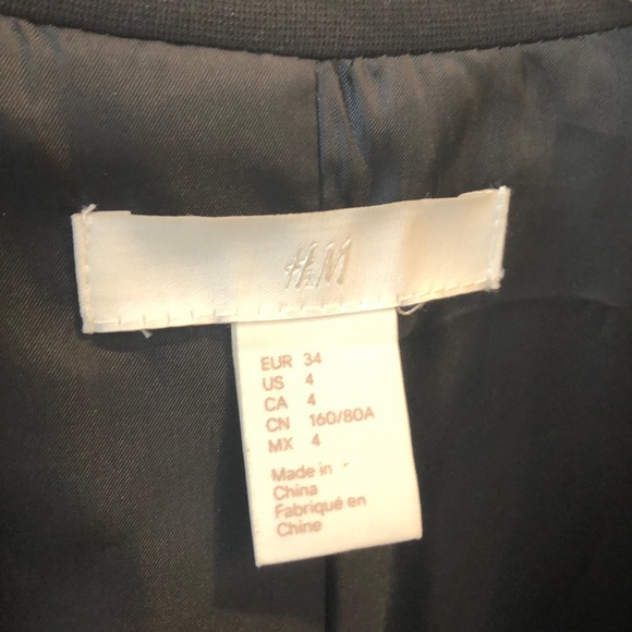 H&M Blazer - Picture 2 of 5